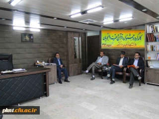 نشست ستاد اجرایی استانی جشنواره قرآن و عترت دانشجویان پسر سراسر کشور با مدیر کل آموزش و پرورش استان کرمان