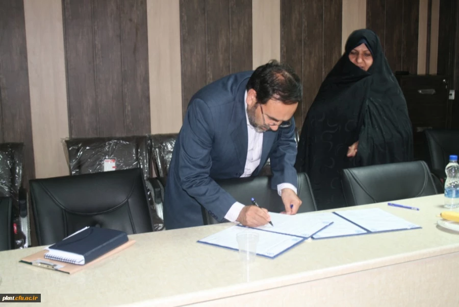 انعقاد تفاهم نامه همکاری پردیس های دانشگاه فرهنگیان استان کرمان و دانشگاه شهید باهنر کرمان