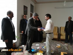دیدار و اهداء لوح سپاس مسئولین اداره کل شاهد و امور ایثارگران سازمان مرکزی دانشگاه فرهنگیان با خانواده معظم دانشجو معلم شهید مهدی عبدالله زاده در زرند کرمان