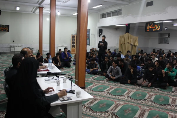 تصاویر دیدار مسئولان پردیس خواجه نصیر با دانشجویان