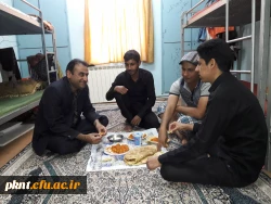 تصاویر حضور سرپرست پردیس در خوابگاه و صرف نهار با دانشجویان