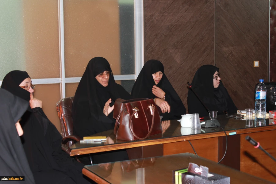 تصاویر جلسه گروه های معارف  در پردیس خواجه نصیرالدین طوسی