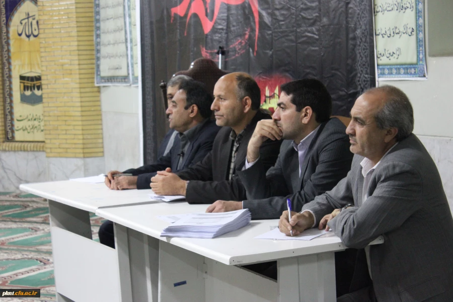 تصاویر دیدار مسئولان پردیس با دانشجویان