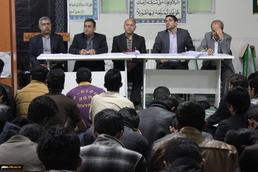 تصاویر دیدار مسئولان پردیس با دانشجویان