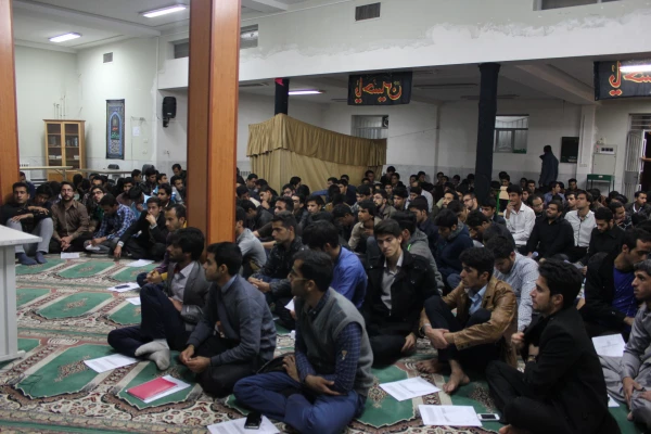 تصاویر دیدار مسئولان پردیس با دانشجویان