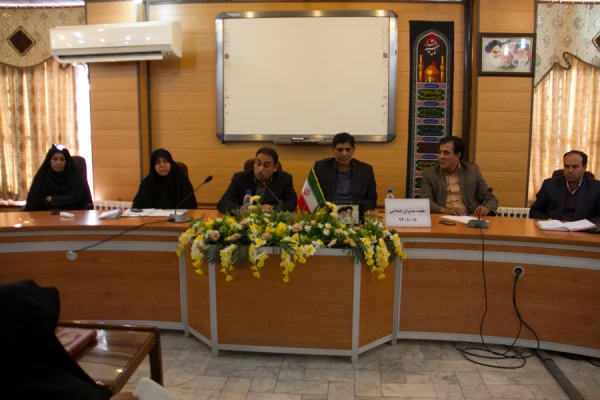 تصاویر سخنرانی سرپرست پردیس خواجه نصیر در جمع مدیران دوره ابتدایی ناحیه یک آموزش و پرورش