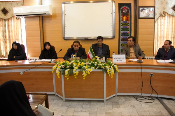 تصاویر سخنرانی سرپرست پردیس خواجه نصیر در جمع مدیران دوره ابتدایی ناحیه یک آموزش و پرورش