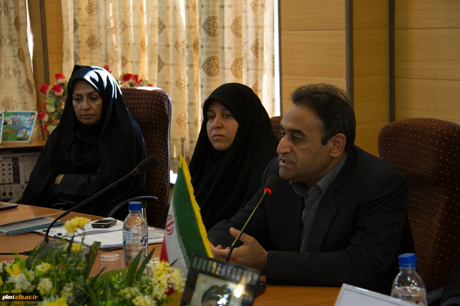 تصاویر سخنرانی سرپرست پردیس خواجه نصیر در جمع مدیران دوره ابتدایی ناحیه یک آموزش و پرورش