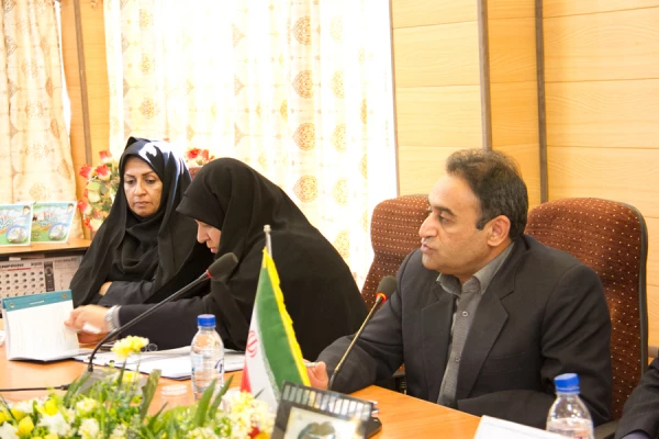 تصاویر سخنرانی سرپرست پردیس خواجه نصیر در جمع مدیران دوره ابتدایی ناحیه یک آموزش و پرورش