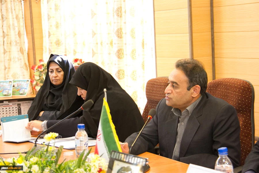 تصاویر سخنرانی سرپرست پردیس خواجه نصیر در جمع مدیران دوره ابتدایی ناحیه یک آموزش و پرورش