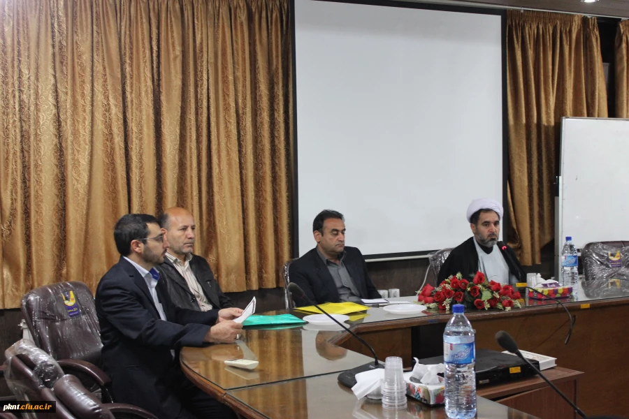 تصاویر جلسه گروه های معارف اسلامی در پردیس خواجه نصیر