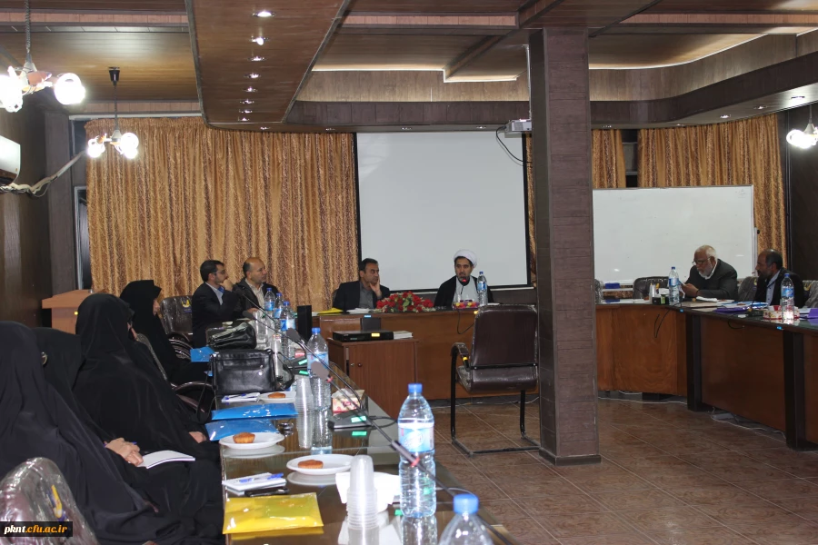 تصاویر جلسه گروه های معارف اسلامی در پردیس خواجه نصیر