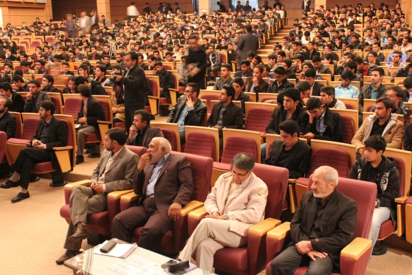 تصاویر چهارمین یادواره شهدای دانشجو معلم