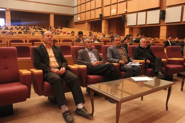 تصاویر دیدار صمیمانه مسئولان پردیس خواجه نصیرالدین طوسی با دانشجویان کارشناسی ناپیوسته