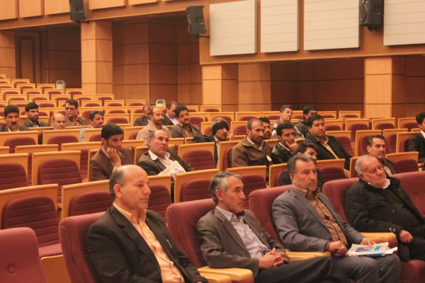 تصاویر دیدار صمیمانه مسئولان پردیس خواجه نصیرالدین طوسی با دانشجویان کارشناسی ناپیوسته