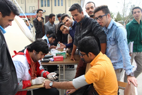 تصاویر غربالگری قند و فشار خون