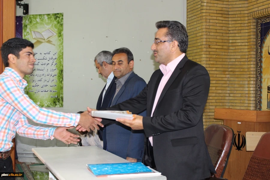 تصاویر تقدیر از دانشجویان نمونه خوابگاهی