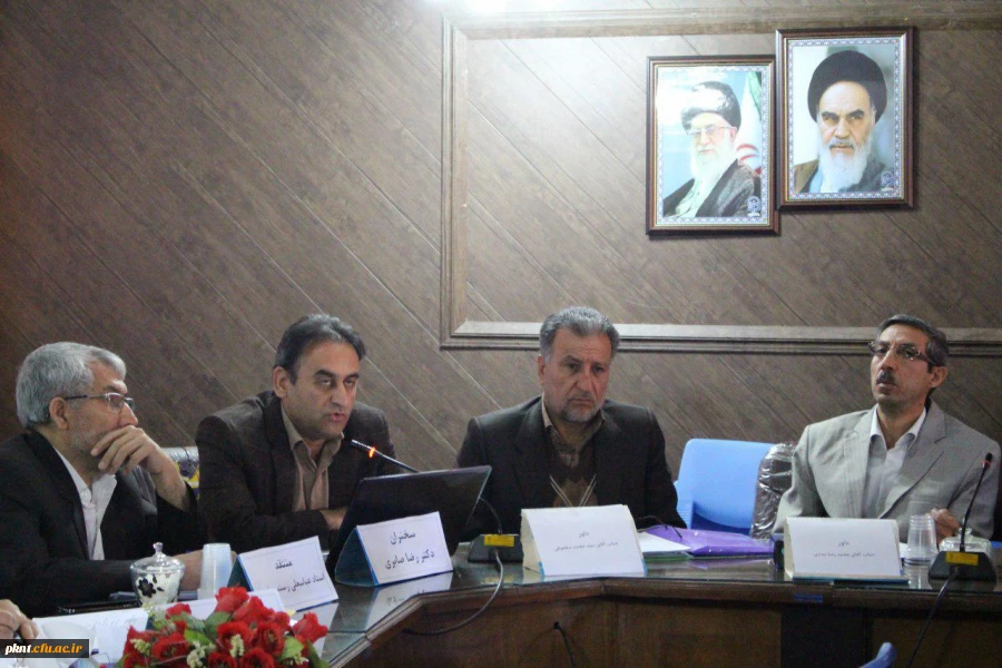 اولین جلسه کرسی نظریه پردازی(کرسی ترویجی عرضه و نقد ایده علمی) با مجوز سازمان بسیج اساتید در دانشگاه فرهنگیان کرمان برگزار شد