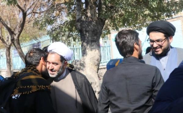 استقبال از دانشجویان شرکت کننده در پیاده روی اربعین