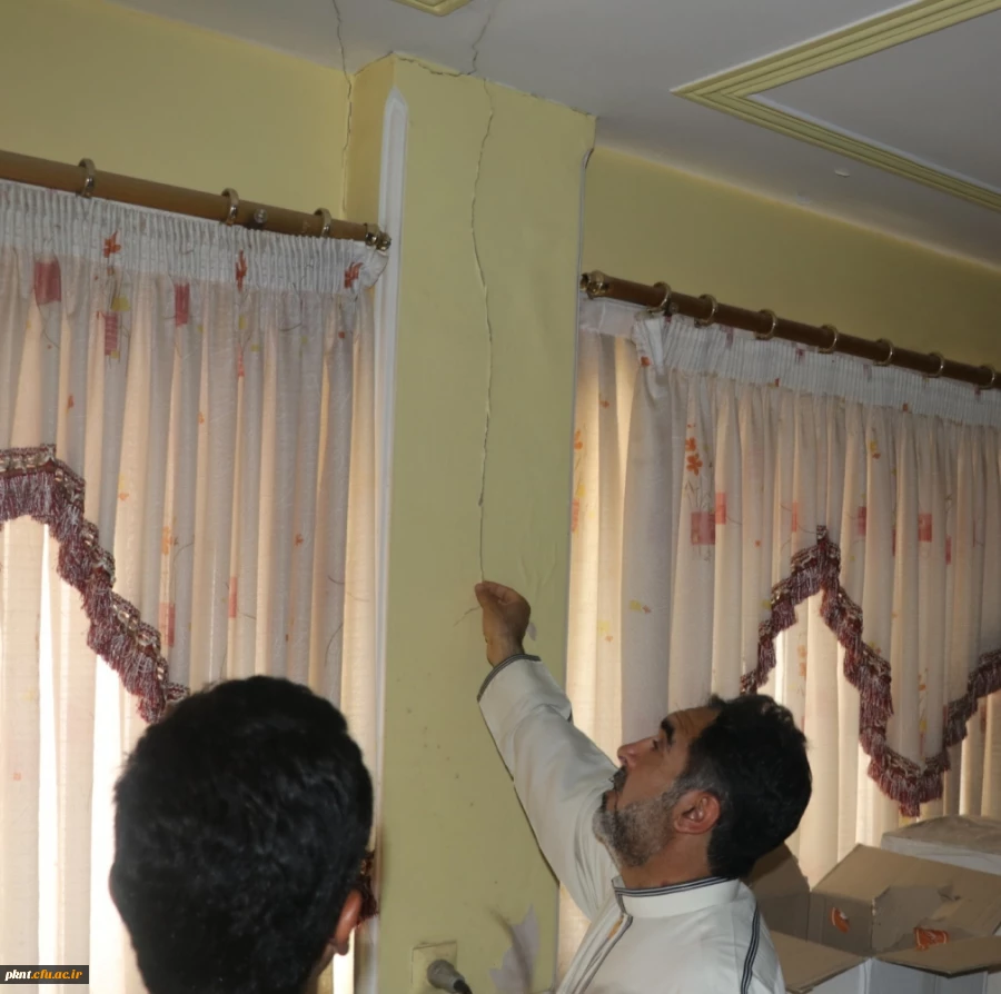 ترک خوردگی ساختمان های پردیس خواجه نصیرالدین طوسی در اثر زلزله