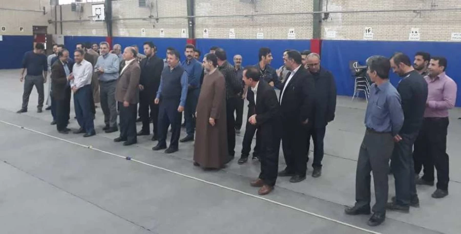 برگزاری مسابقات طناب کشی کارکنان دانشگاه