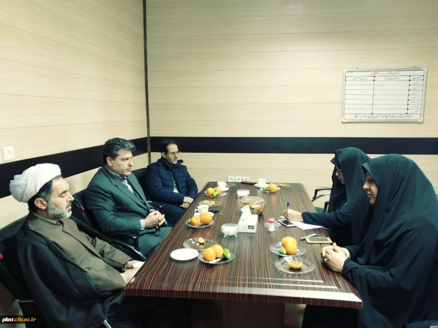 نشست صمیمی رئیس دانشگاه فرهنگیان استان کرمان و رئیس اداره مدارس و مراکز غیردولتی و توسعه مشارکت های مردمی اداره کل آموزش و پرورش