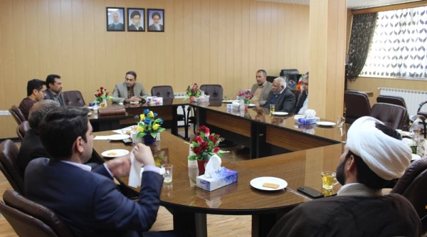 نشست سرپرست پردیس خواجه نصیر الدین طوسی با کارشناسان فرهنگی