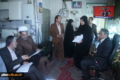 دکتر سمیعی در بازدید از پایگاه های اسکان نوروزی دانشگاه فرهنگیان کرمان، اقدامات انجام شده جهت پذیرایی از میهمانان نوروزی را قابل تقدیر دانست.