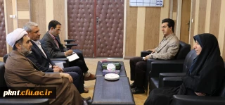 خانم جهانگیری مدیر مرکز آموزش و پژوهش های توسعه آینده نگری استانداری کرمان:
در آموزش معلمین باید از روش های نوین و به روز دنیا استفاده شود.