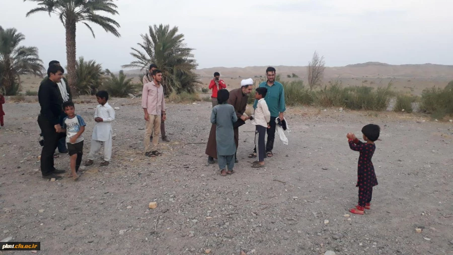 رئیس دانشگاه فرهنگیان کرمان در جمع دانشجومعلمان بسیجی در اردوی جهادی