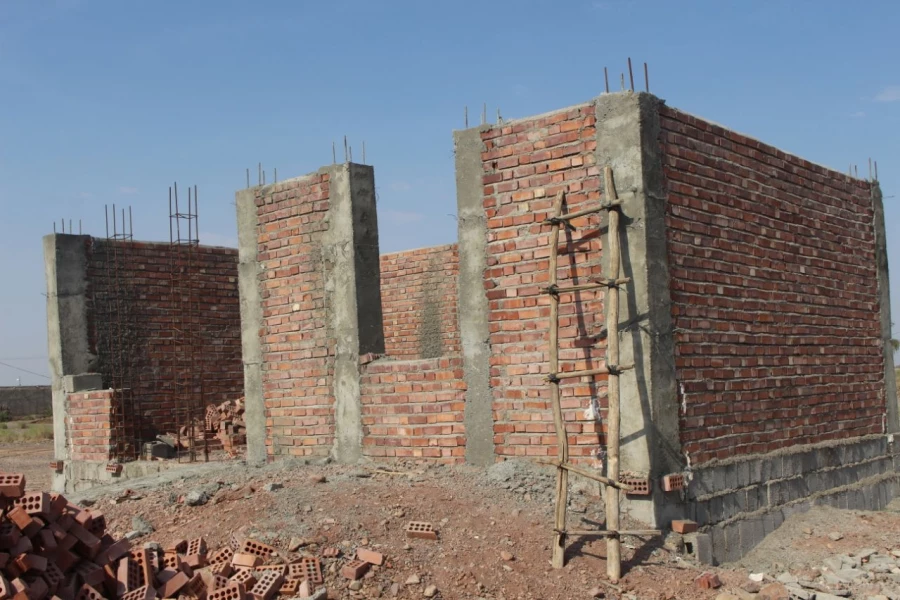 تلاش گروه جهادی شهید شهسواری بسیج دانشجویی دانشگاه فرهنگیان استان کرمان در منطقه زهکلوت رودبار جنوب به روایت تصویر