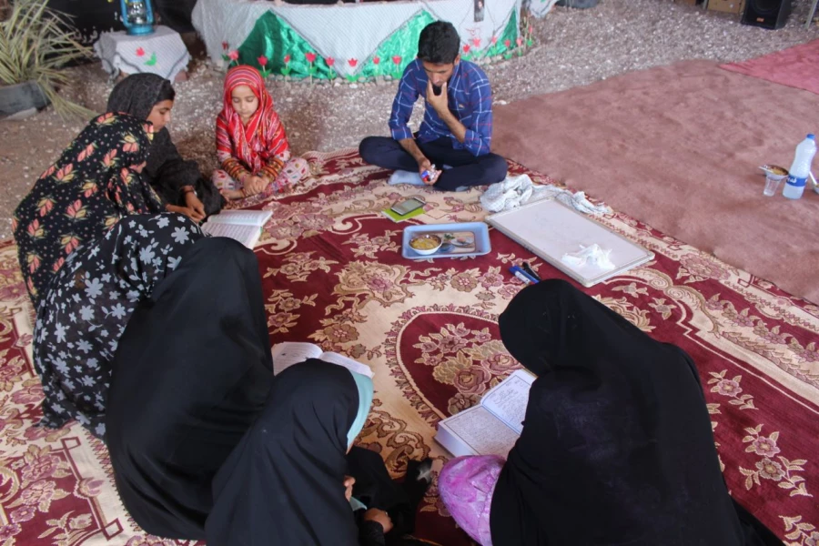 تلاش گروه جهادی شهید شهسواری بسیج دانشجویی دانشگاه فرهنگیان استان کرمان در منطقه زهکلوت رودبار جنوب به روایت تصویر