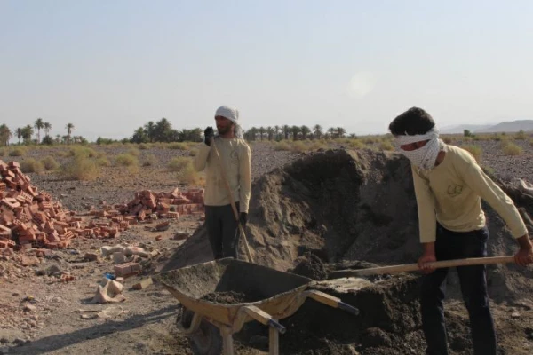 تلاش گروه جهادی شهید شهسواری بسیج دانشجویی دانشگاه فرهنگیان استان کرمان در منطقه زهکلوت رودبار جنوب به روایت تصویر