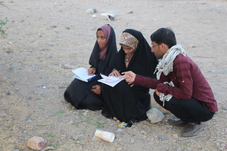 تلاش گروه جهادی شهید شهسواری بسیج دانشجویی دانشگاه فرهنگیان استان کرمان در منطقه زهکلوت رودبار جنوب به روایت تصویر