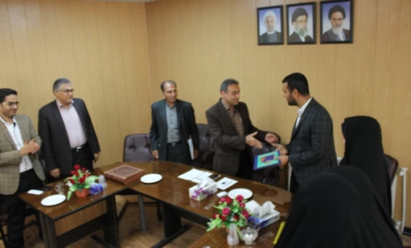 تقدیر از دانشجوی حائز رتبه دوم کنکور کارشناسی ارشد رشته روانشناسی بالینی 4