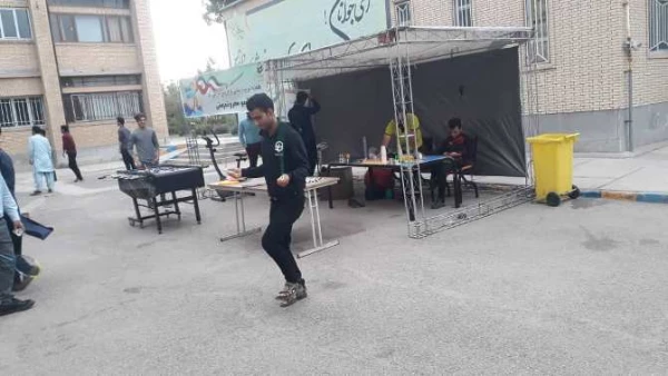 به مناسبت گرامیداشت هفته تربت بدنی نمایشگاه تندرستی در پردیس خواجه نصیرالدین طوسی دانشگاه فرهنگیان کرمان برپاشد. 7