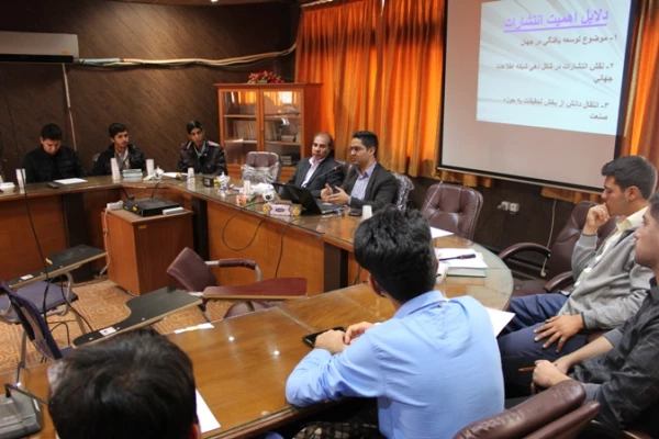 کارگاه مقاله نویسی ویژه دانشجومعلمان پردیس خواجه نصیرالدین طوسی دانشگاه فرهنگیان کرمان برگزار گردید. 4