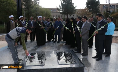 به مناسبت هفته بسیج با حضور رئیس، کارکنان و دانشجومعلمان دانشگاه فرهنگیان کرمان بر قبور مطهر شهدای گمنام دانشگاه از مقام شامخ شهید و شهادت تجلیل به عمل آمد.