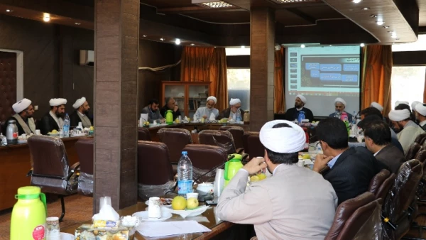 دانشگاه فرهنگیان کرمان میزبان مسئولین دفاتر نهاد مقام معظم رهبری و مدیران گروه های معارف اسلامی دانشگاه های استان بود. 4