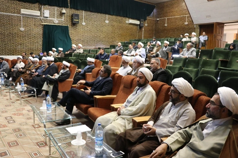 دانشگاه فرهنگیان کرمان میزبان مسئولین دفاتر نهاد مقام معظم رهبری و مدیران گروه های معارف اسلامی دانشگاه های استان بود. 6