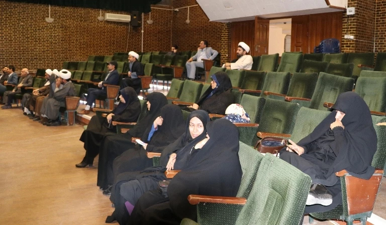 دانشگاه فرهنگیان کرمان میزبان مسئولین دفاتر نهاد مقام معظم رهبری و مدیران گروه های معارف اسلامی دانشگاه های استان بود. 10