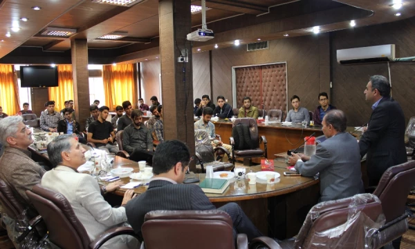 نشست علمی تخصصی «سازماندهی محتوای برنامه های درسی با الهام از آیات قرآن کریم»