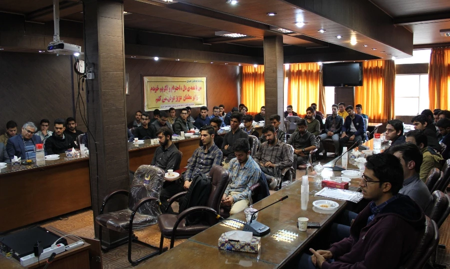 نشست علمی تخصصی «سازماندهی محتوای برنامه های درسی با الهام از آیات قرآن کریم»