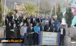 مراسم عطرافشانی و غبارروبی قبور مطهر شهدا توسط رئیس، کارکنان و اساتید دانشگاه فرهنگیان کرمان 