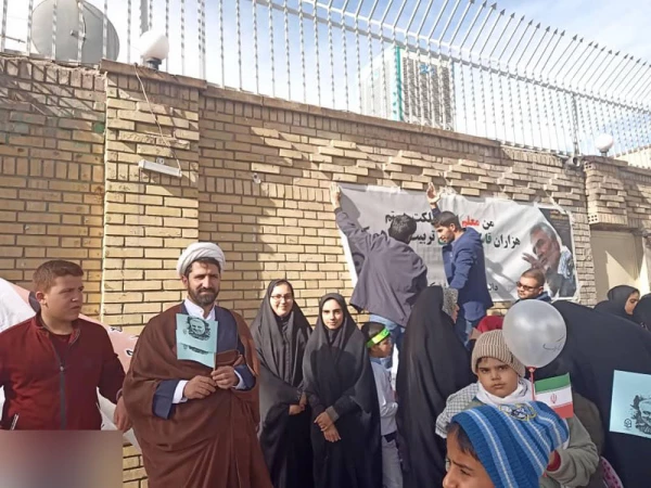 حضور حماسی دانشگاه فرهنگیان کرمان در راهپیمایی یوم الله ۲۲ بهمن 4