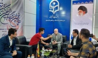 بازدید وزیر علوم، تحقیقات و فناوری از غرفه دانشگاه فرهنگیان در سی و پنجمین نمایشگاه کتاب